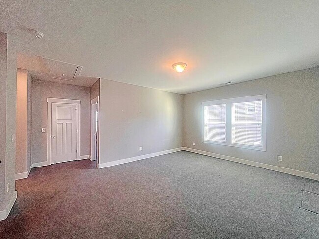 Building Photo - 213 Bank Swallow Wy