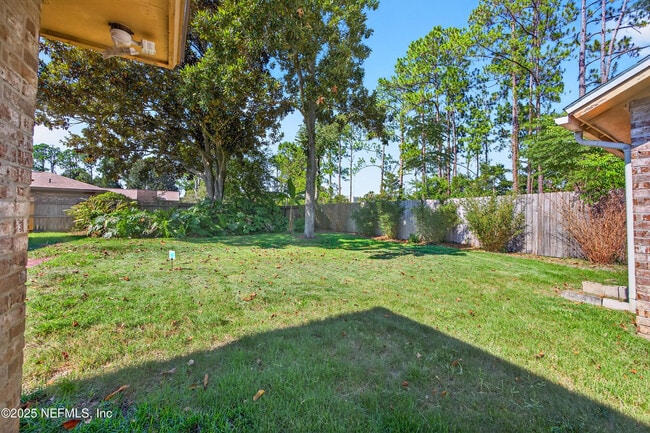 Building Photo - 9727 Viceroy Dr E