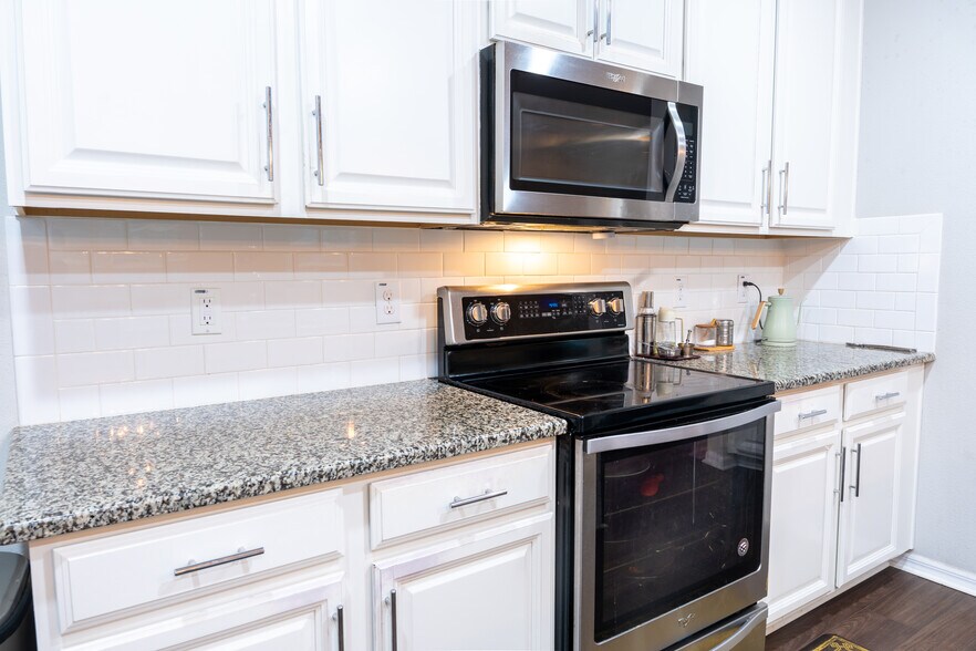 Building Photo - 19376 Roseate Dr