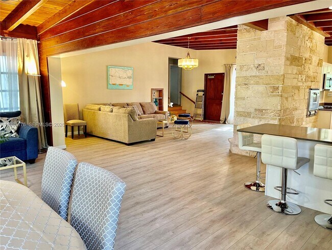 Building Photo - 14155 Old Cutler Rd