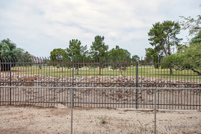 Building Photo - 1349 W Hualpai Rd