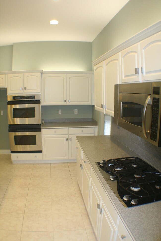 Building Photo - Incredible Green Valley Ranch stunner!