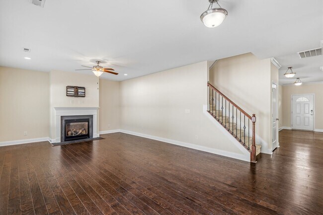 Building Photo - 5 Bedrooms in the heart of Summerfield!