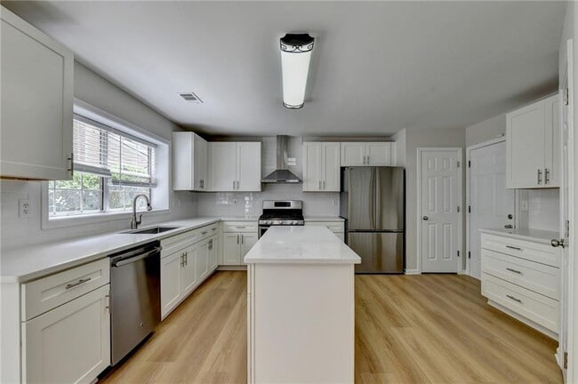 Building Photo - 340 Waddington Trail