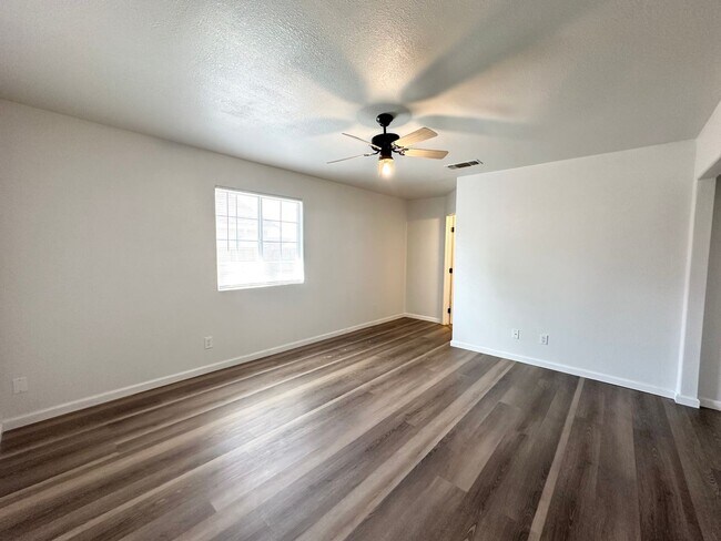 Building Photo - 2647 Simms Ave