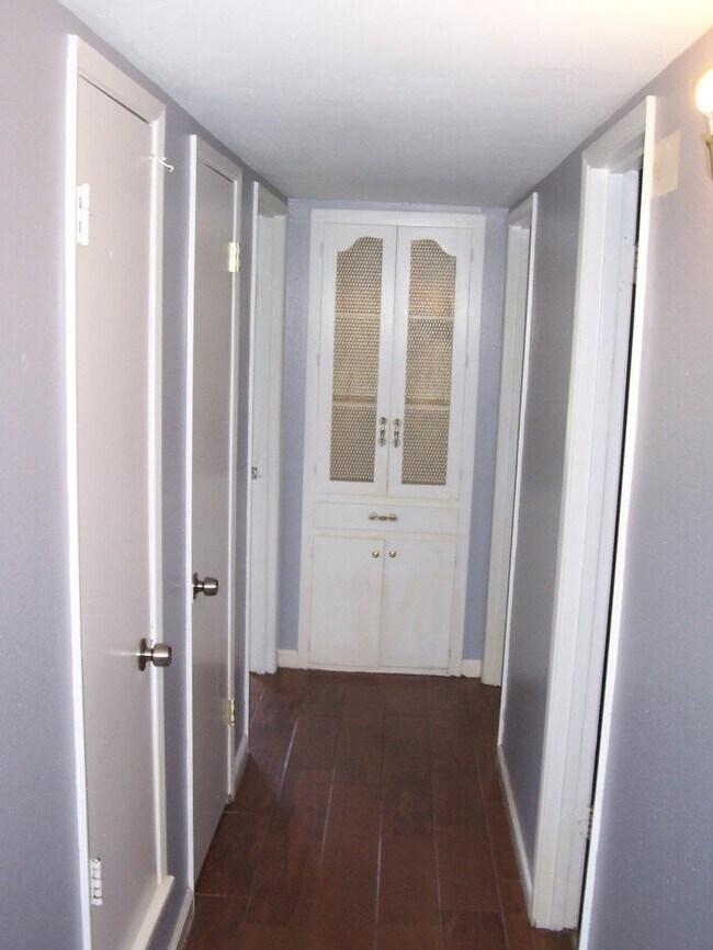 Building Photo - 830 Wateka Way