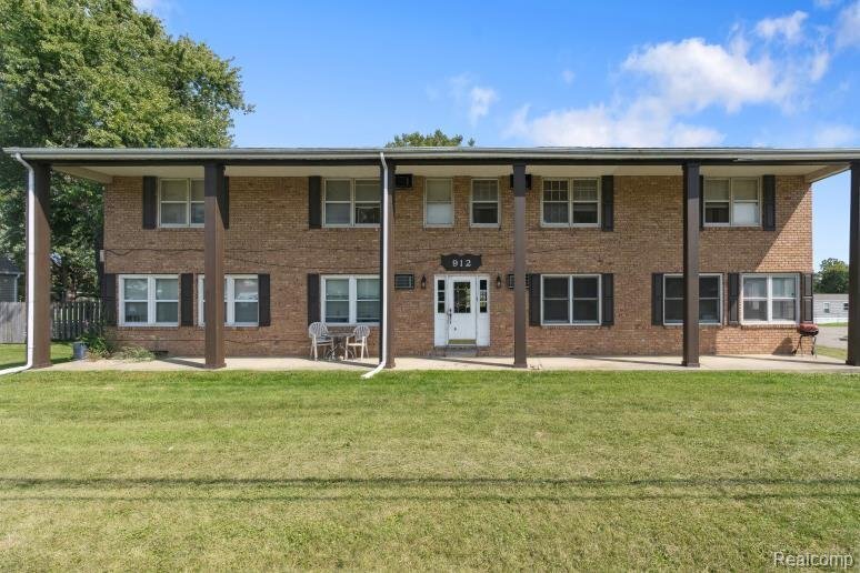 Building Photo - 912 N State Rd