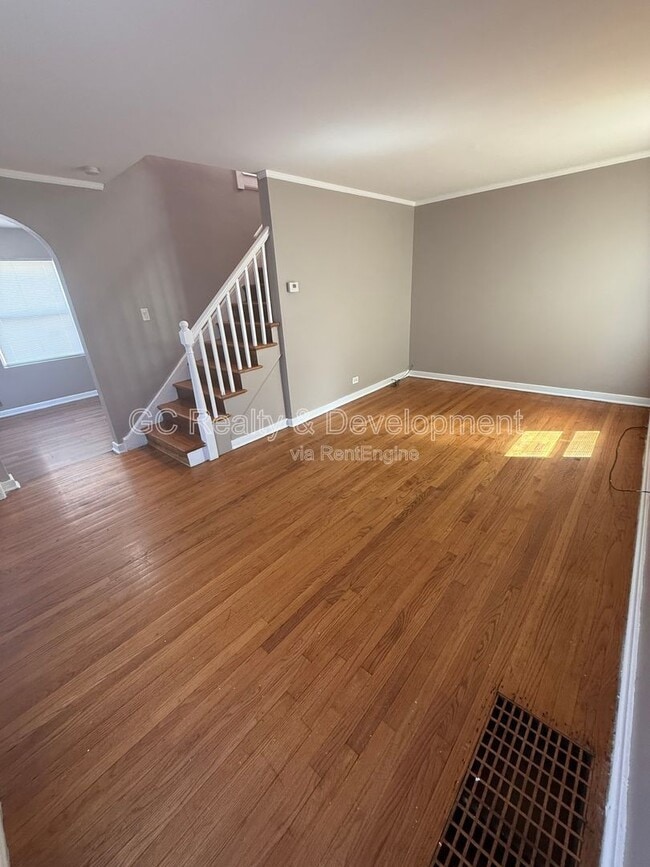 Building Photo - 9951 S Oglesby Ave