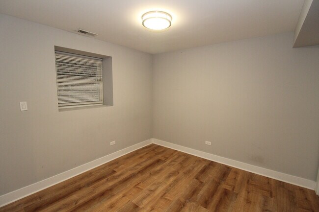 Building Photo - 1411 W Taylor St