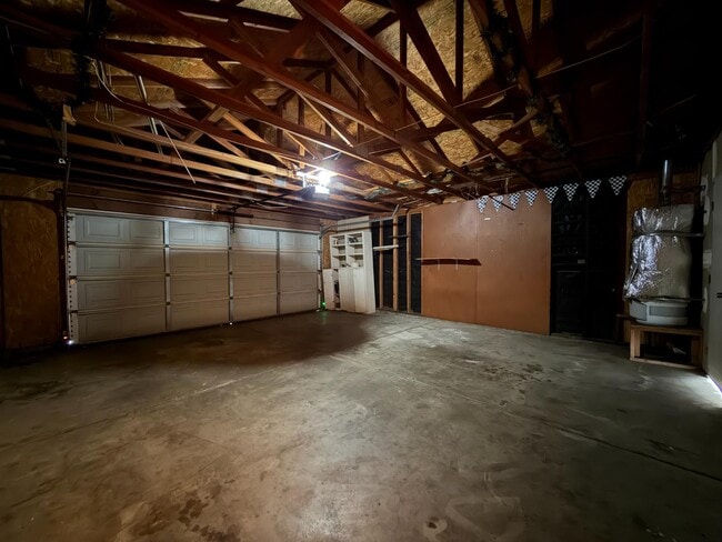 Building Photo - 2350 E Fallbrook Ave