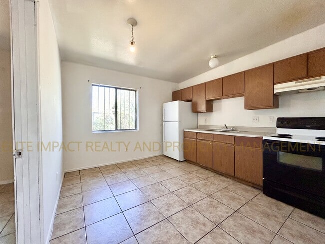 Building Photo - 1312 W Yavapai St