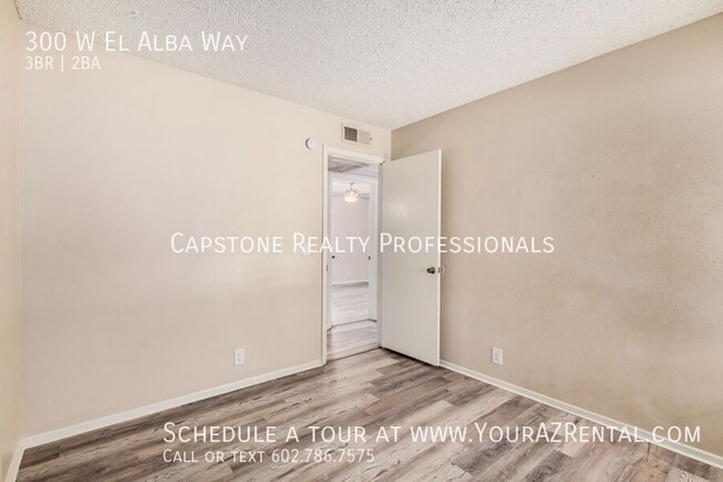Building Photo - 300 W El Alba Way