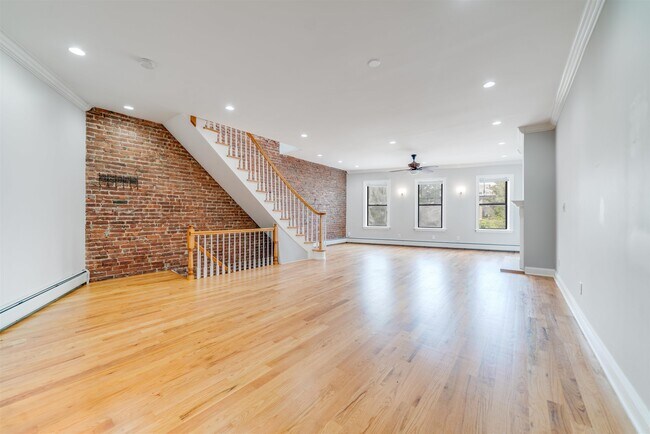Building Photo - 369 3rd St