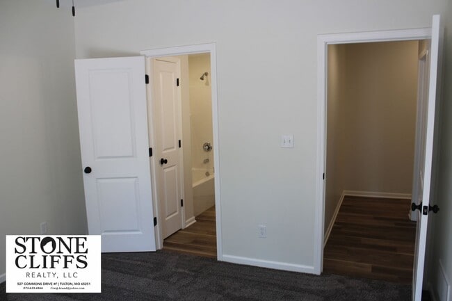 Building Photo - 904 Scott Station Rd