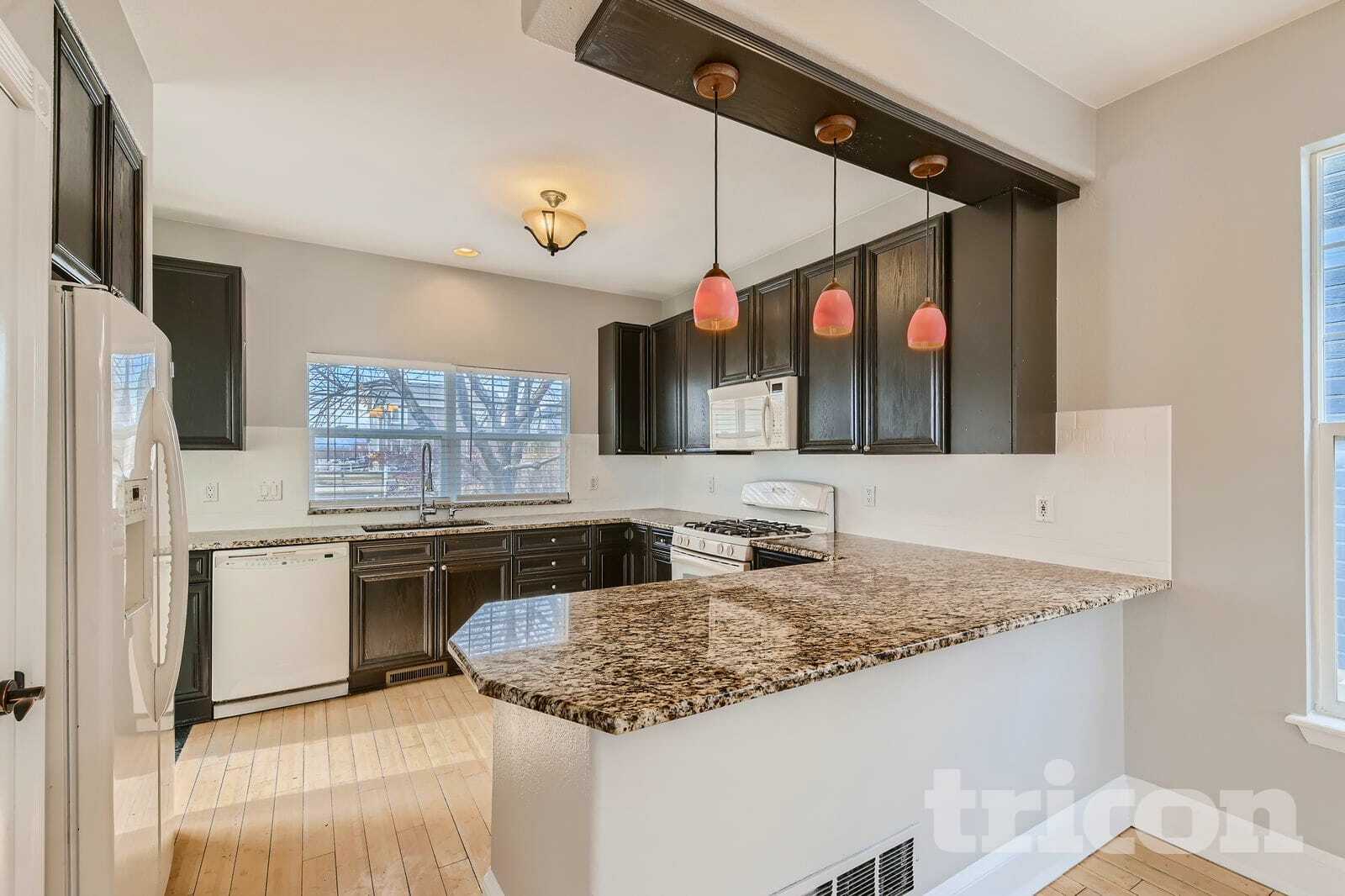 Building Photo - 300 Fieldstone Dr