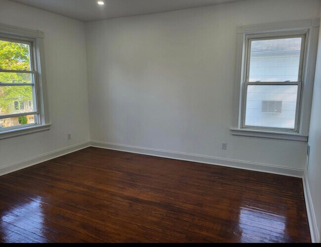 Building Photo - 274 Summit Ave