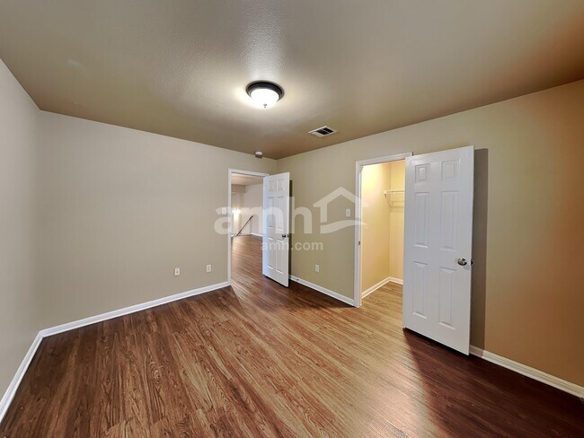 Building Photo - 3723 Holden Ct