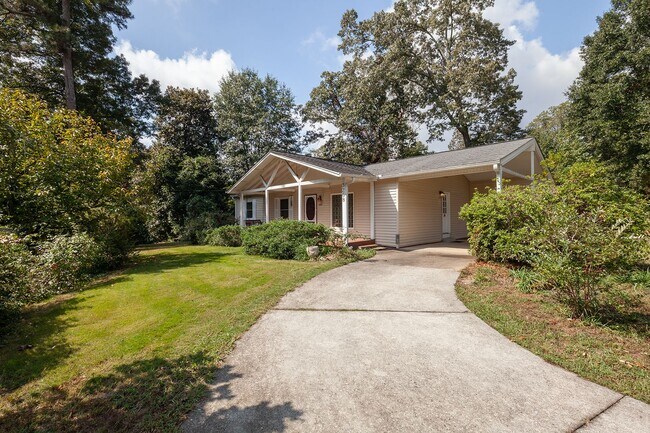 Primary Photo - 3BR/2.5BA in Ideal Smyrna Location w/ Deck...