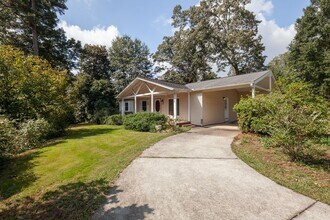 Building Photo - 3BR/2.5BA in Ideal Smyrna Location w/ Deck...