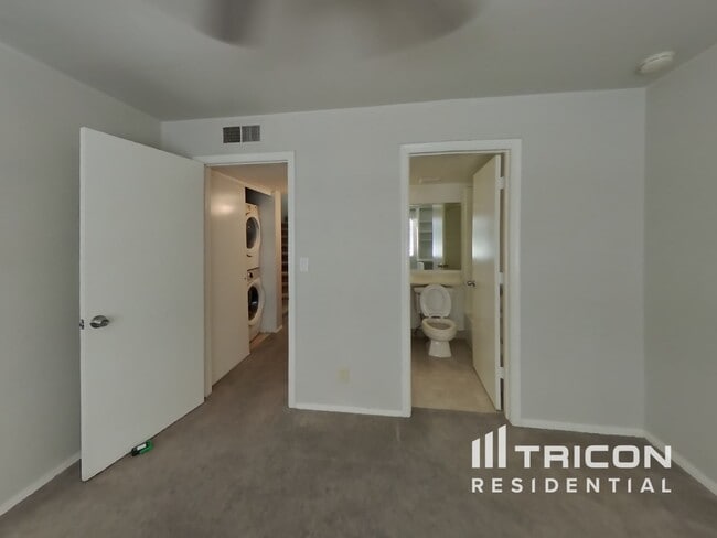 Building Photo - 3716 E University Dr