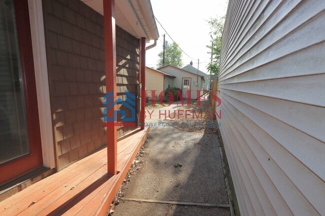 Building Photo - Three Bedroom House | Two Bathrooms