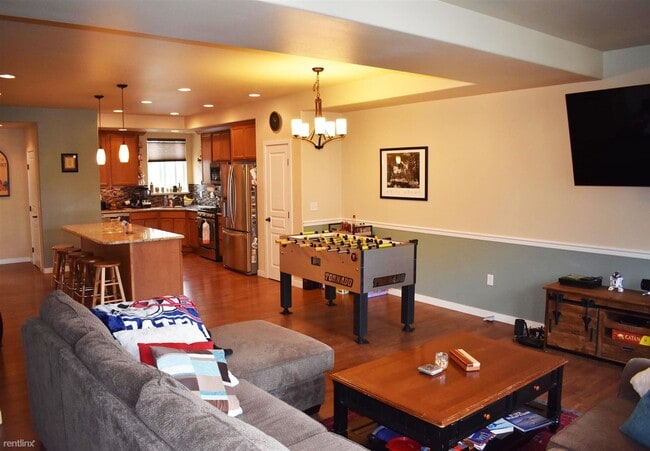 Building Photo - 2 br, 2.5 bath Condo - Cook Inlet Townhomes