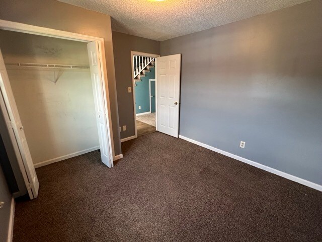 Building Photo - 2119 Silverbrook Dr