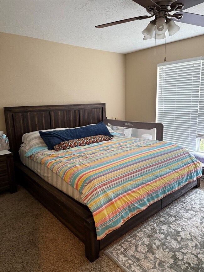 Building Photo - 2920 Thistledown Dr