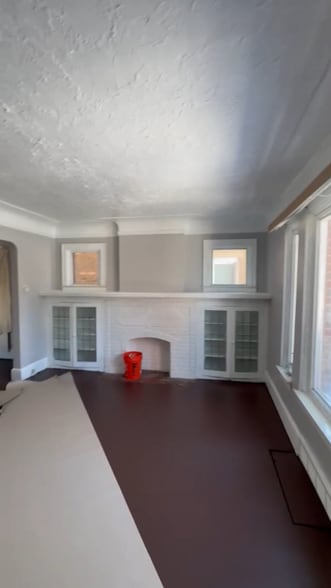 Building Photo - 15518 Snowden St