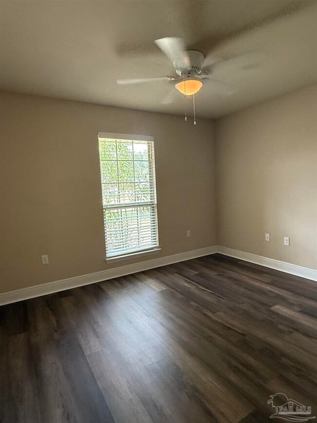 Building Photo - 4180 Hazelhurst Dr