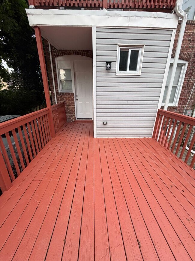 Building Photo - Large Wolcott Home Rent Ready