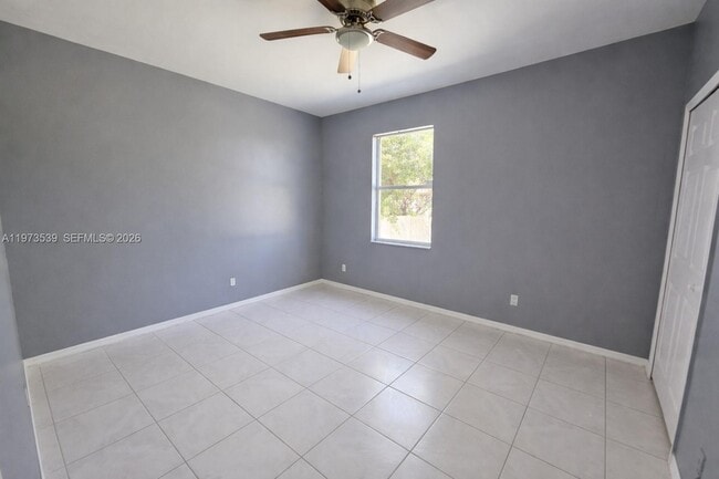 Building Photo - 2502 W 10th St