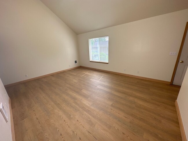 Building Photo - tuc142