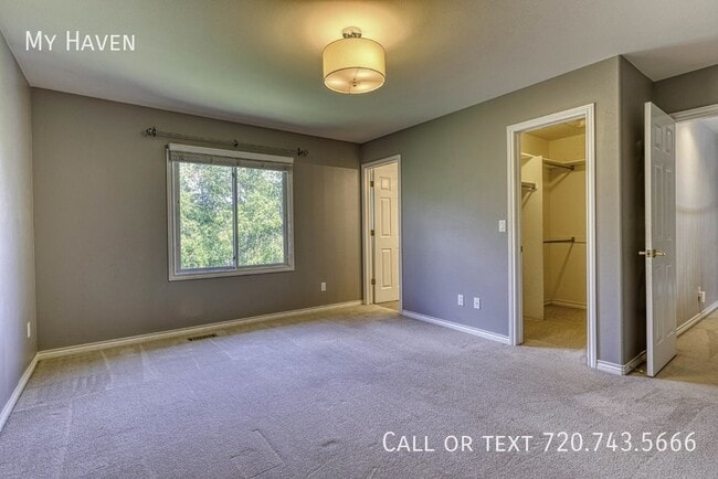 Building Photo - Stunning Heritage West home with all the b...