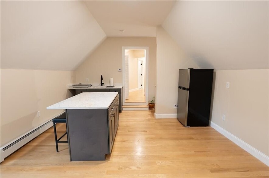 Building Photo - 197 Old Great Rd