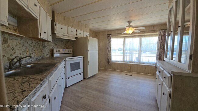 Building Photo - 8229 Green Ct