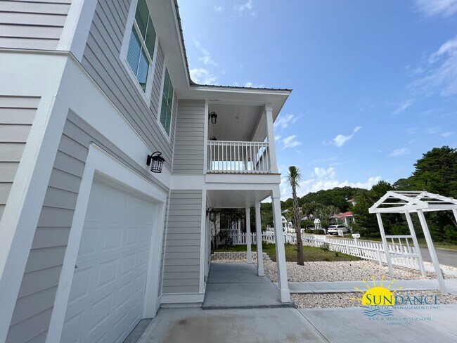 Building Photo - 4 Bedroom Sea Dunes Home just off 30A!