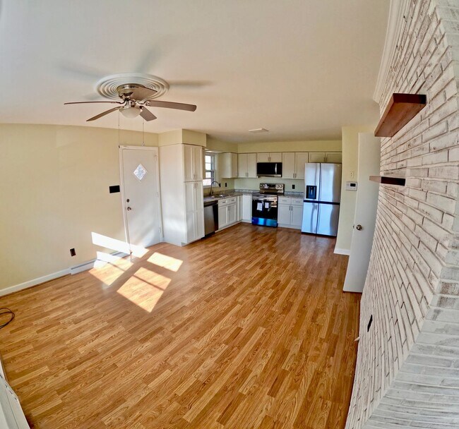 Building Photo - Beautiful 3 Bed 2 Bath Home Located In Greensboro