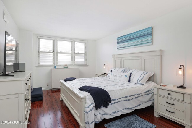 Building Photo - 675 Ocean Ave N