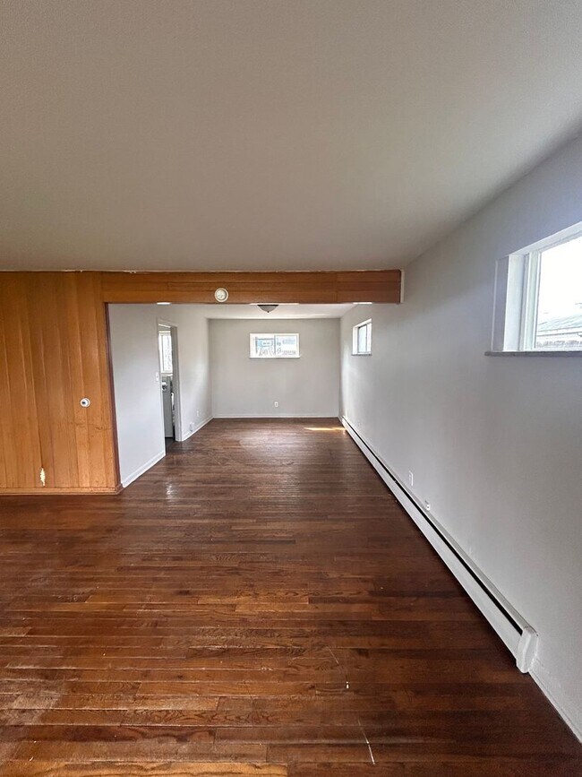 Building Photo - 1125 W Wildwood Ave