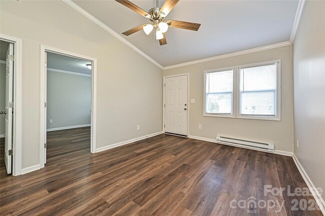 Building Photo - 302 E Hudson St