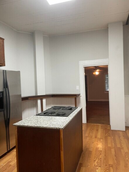 Building Photo - 1143 Olympia Ave