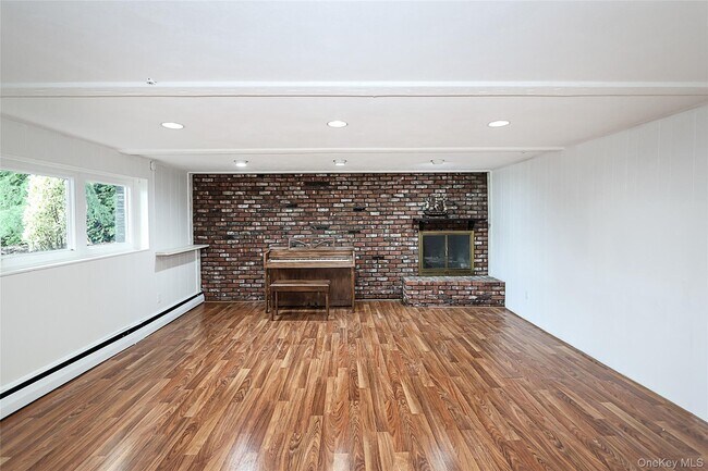 Building Photo - 14 Glenn Dr