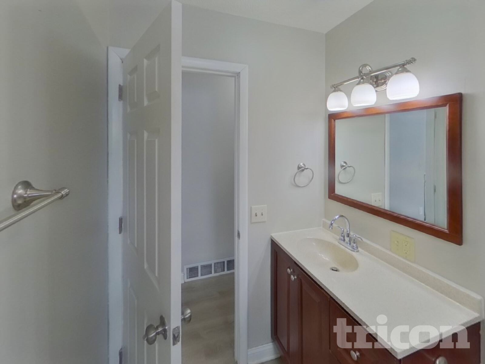 Building Photo - 6737 Upper 162nd St W