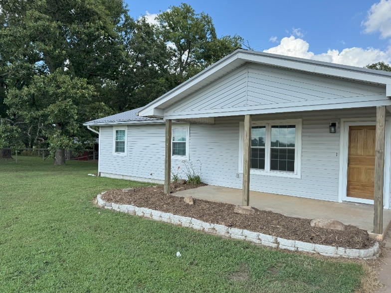 Primary Photo - 1470 Klenc Rd