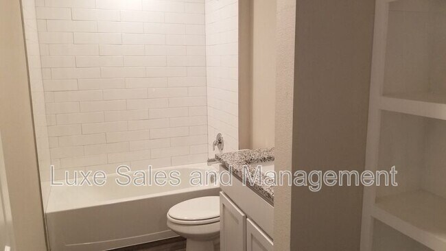 Building Photo - 3110 Debbie Ln