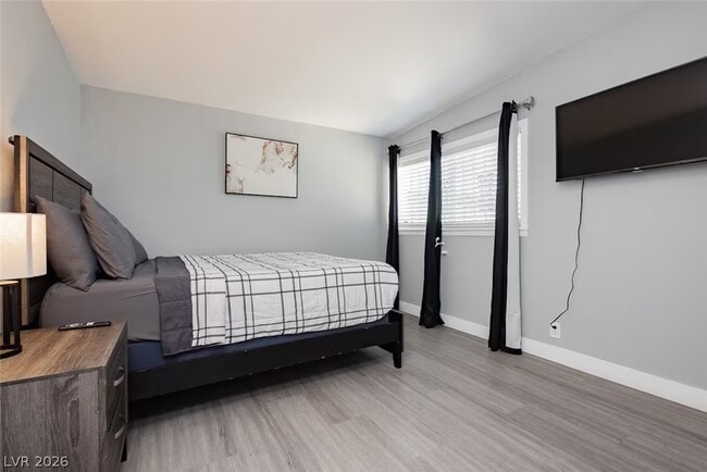 Building Photo - 1634 Serenada Ave