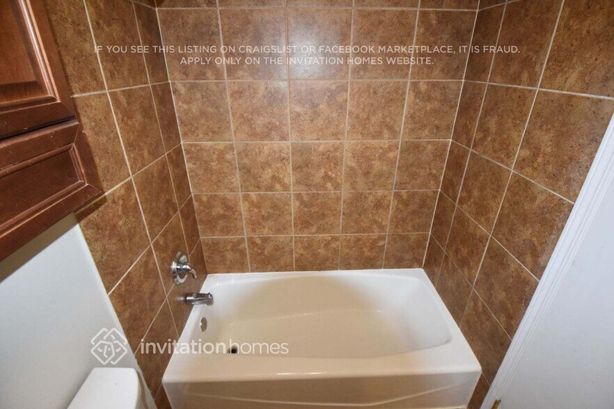 Building Photo - 1106 N Drury Ln