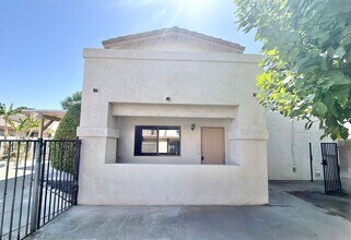 Building Photo - AVAILABLE NOW!! 3 Bedroom / 2 Bathroom Townhouse with pool in Cathedral City