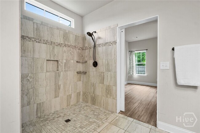 Building Photo - 211 Crosswinds Dr